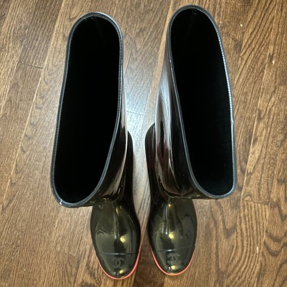 Chanel Cap Toe Black/Pink Rainboots - Picture 2 of 10